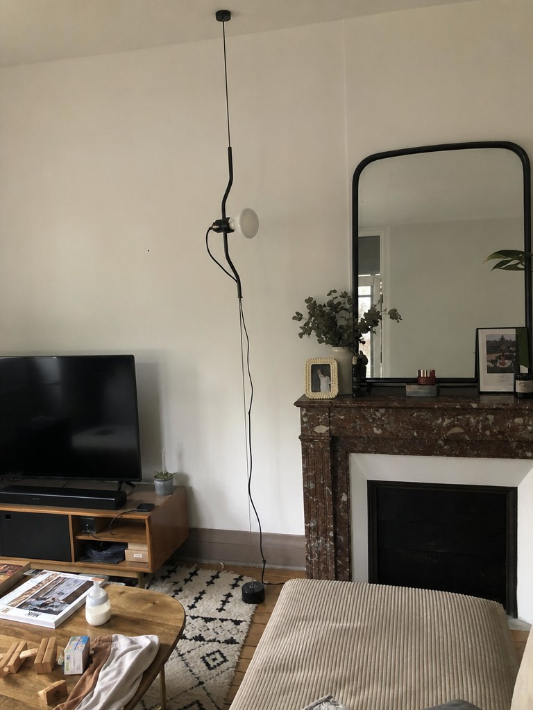 Parentesi lamp in huiselijke kamer