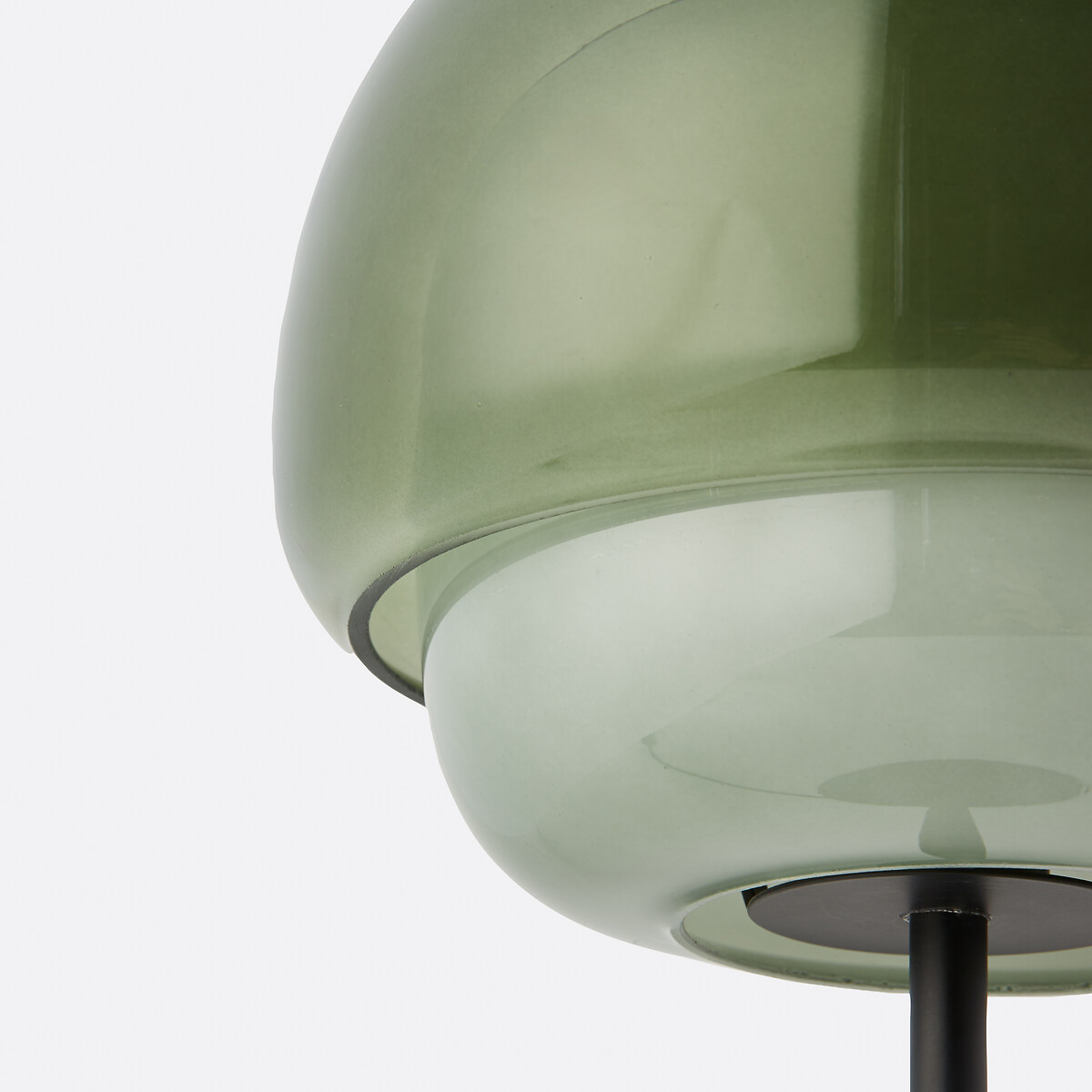 Detail van de gekleurde glazen kap