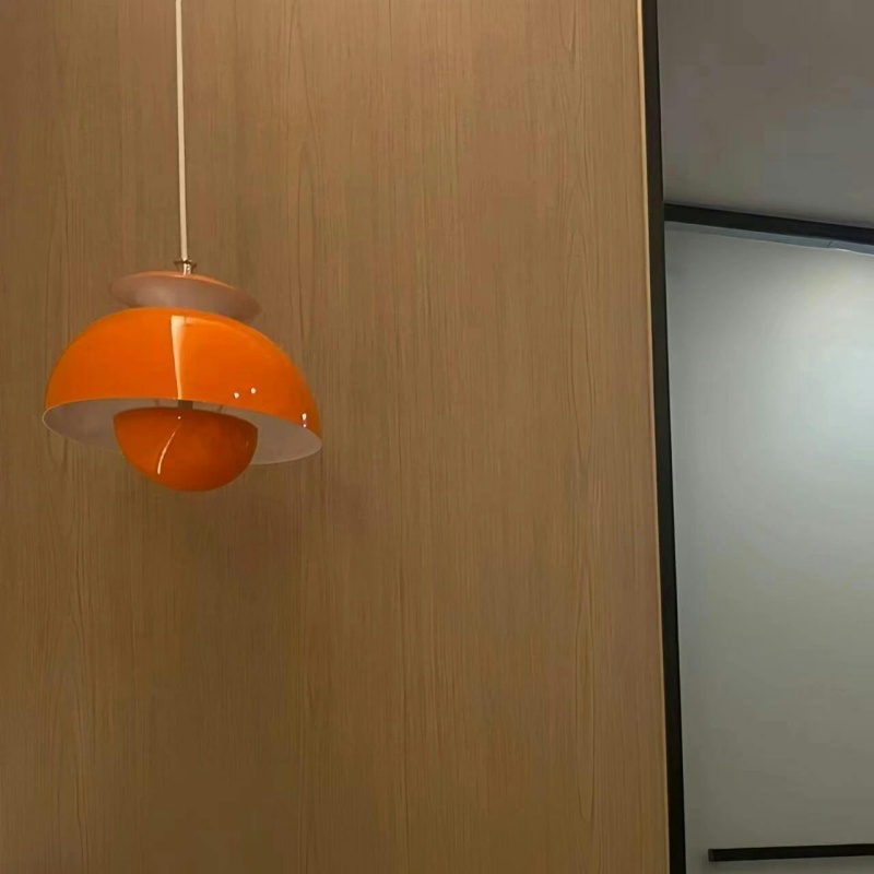 Klantfoto van oranje Orin hanglamp