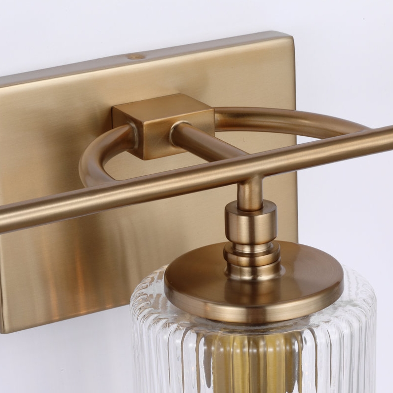 Detail van de messing afwerking en montageplaat
