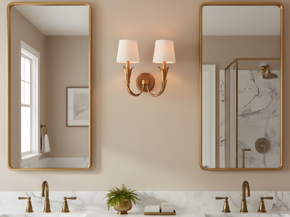 Duova wandlamp boven een dubbele wastafel met twee spiegels