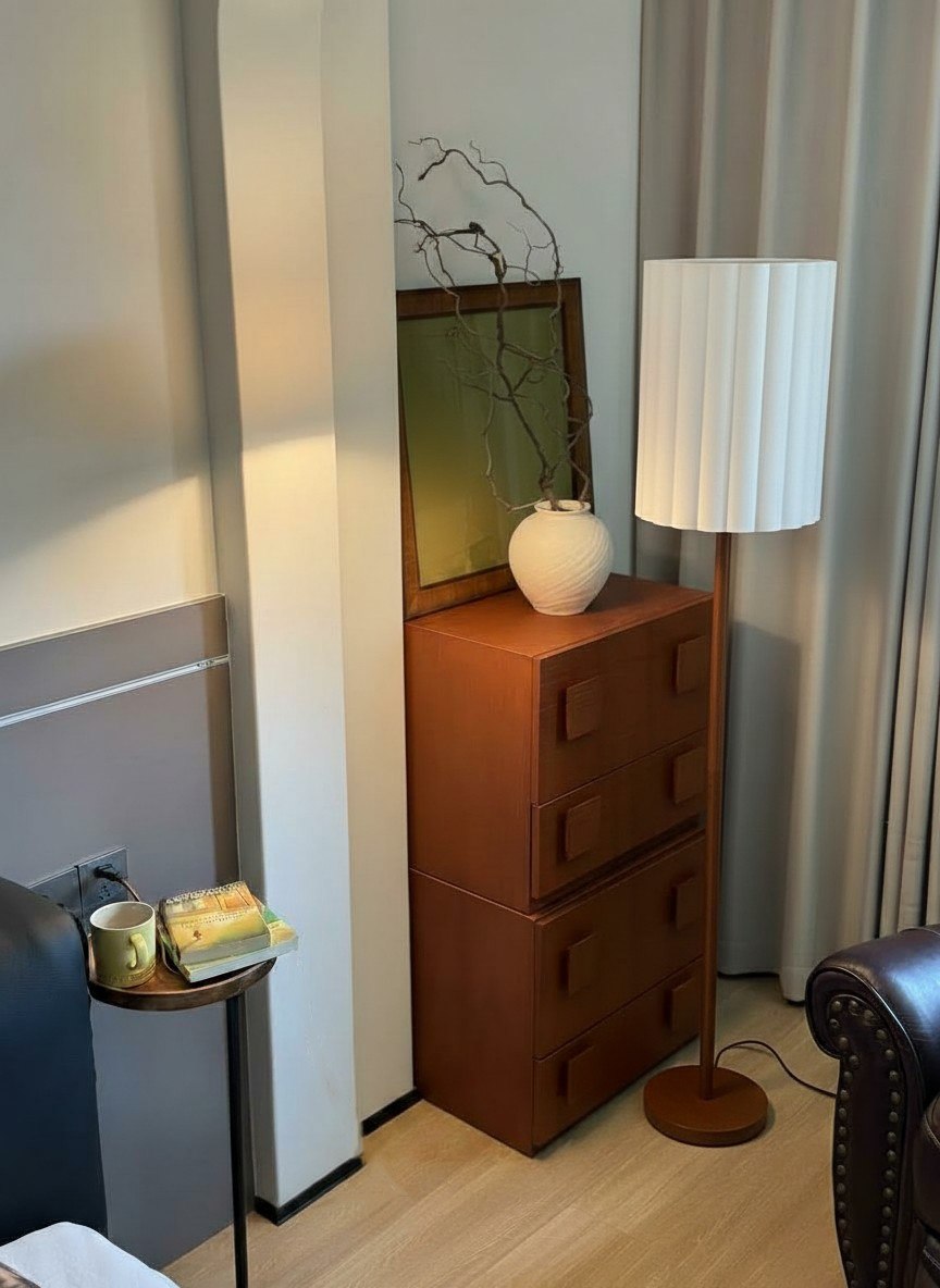 Klantfoto van Linbron vloerlamp in een hoek van de kamer