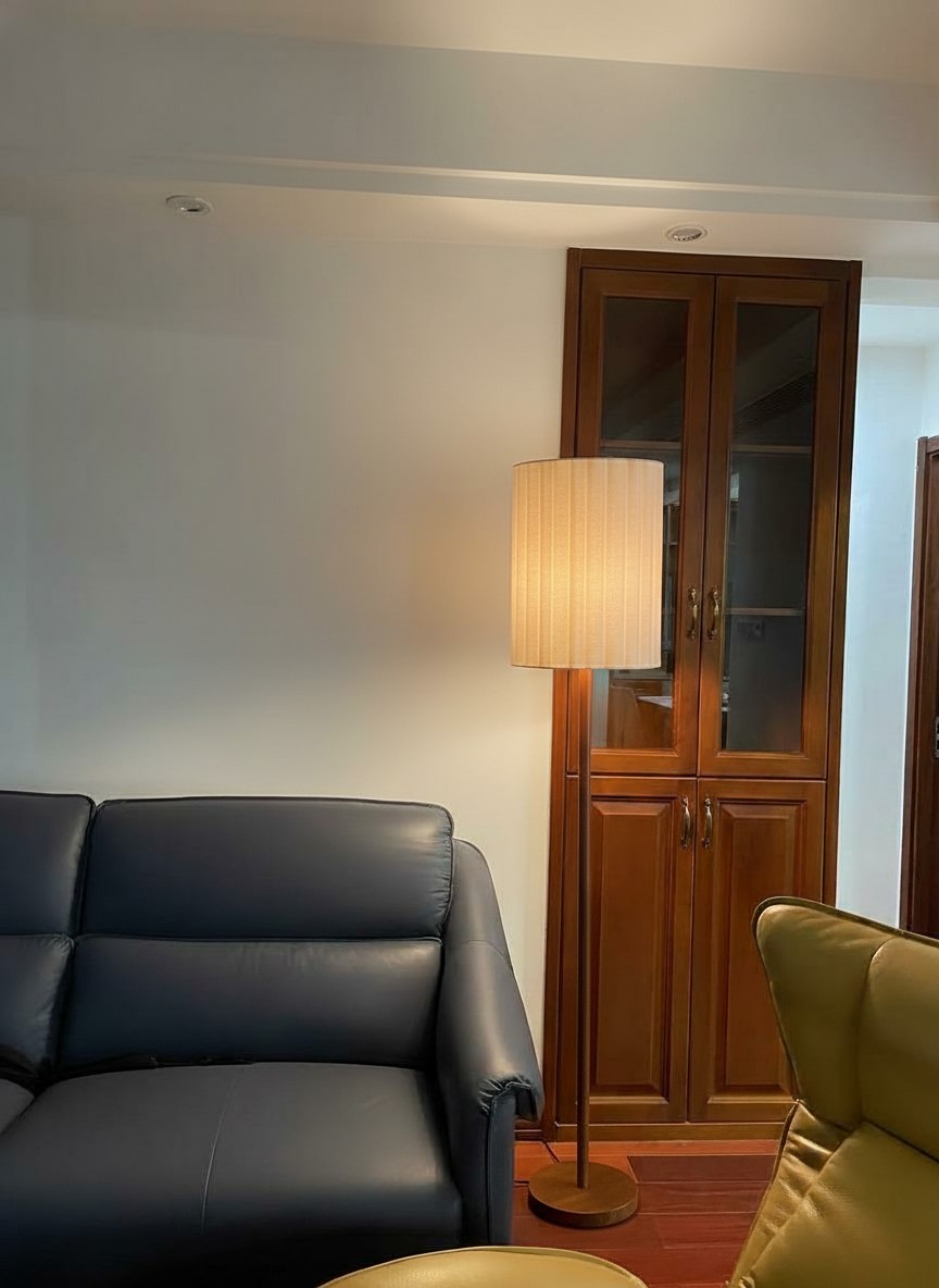 Klantfoto van Linbron vloerlamp in een woonkamer