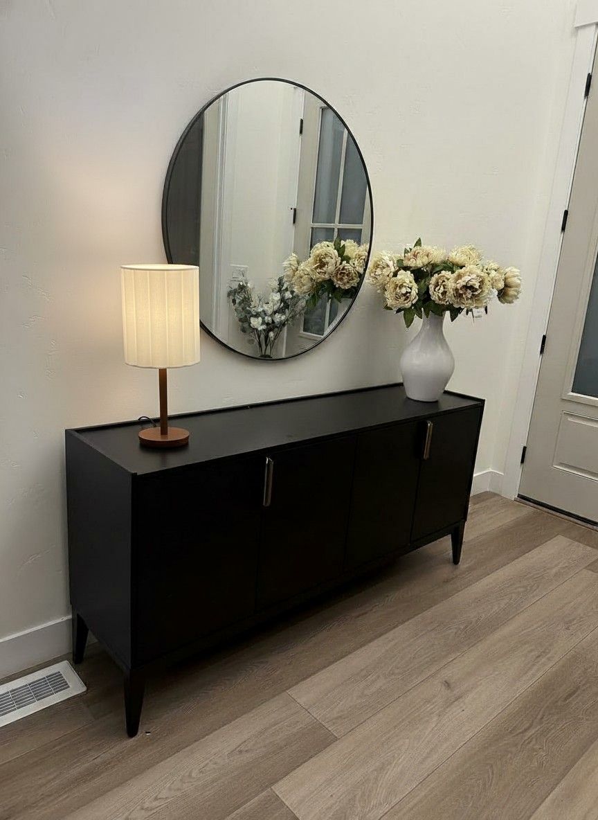 Klantfoto van Linbron tafellamp op een dressoir