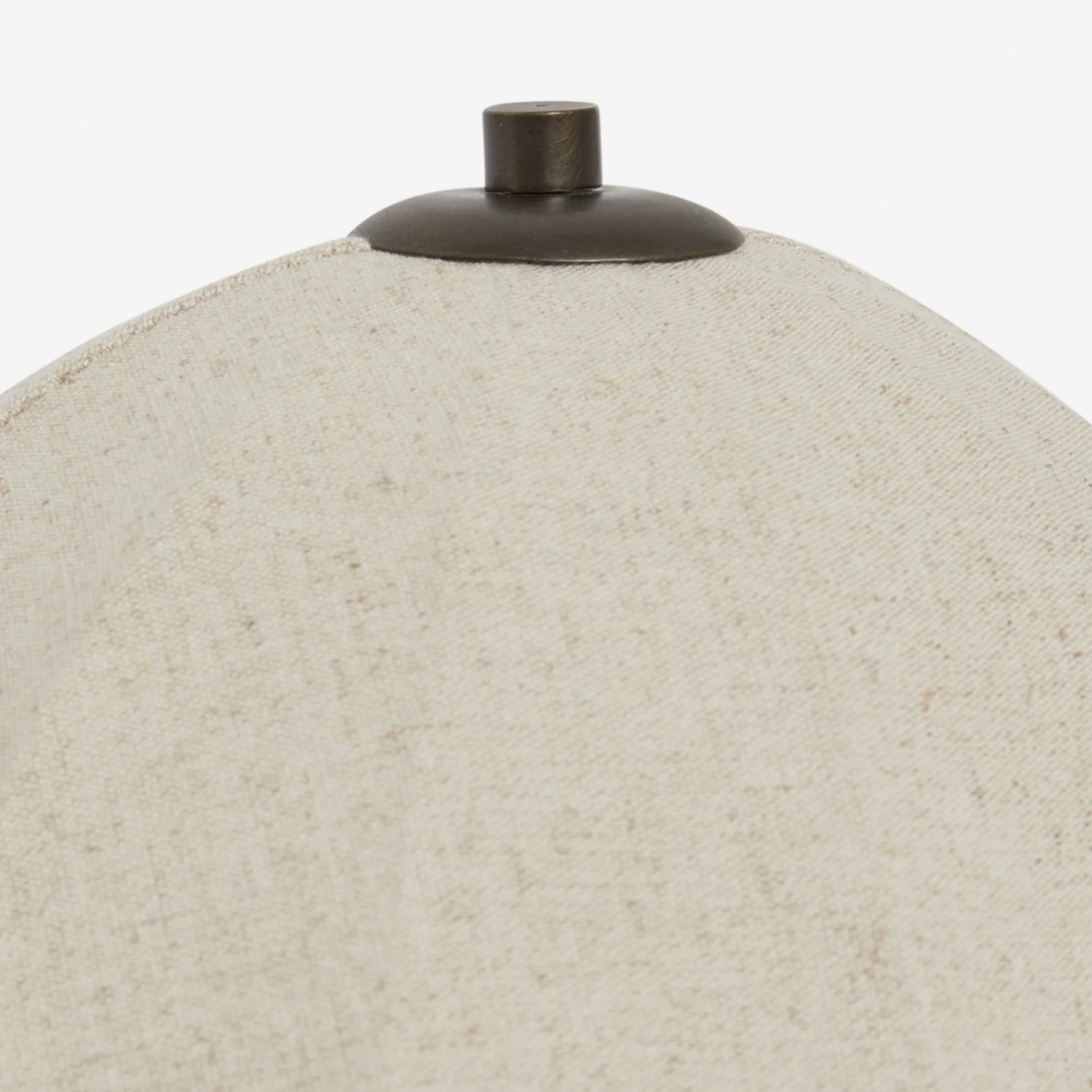 Detail van de linnen kap van de Cordove tafellamp