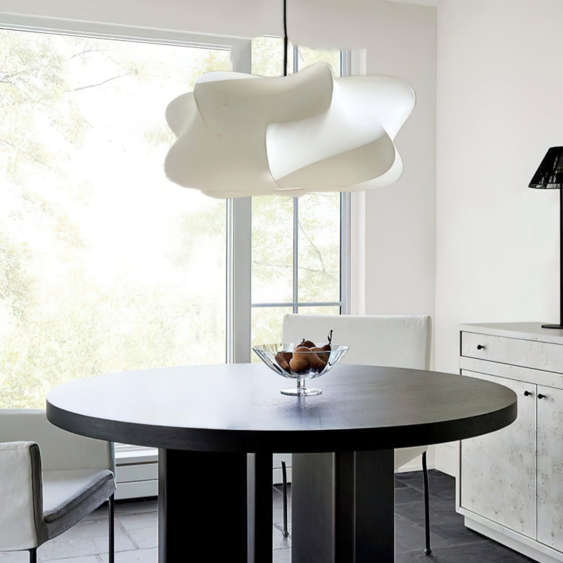 Elysia hanglamp boven tafel
