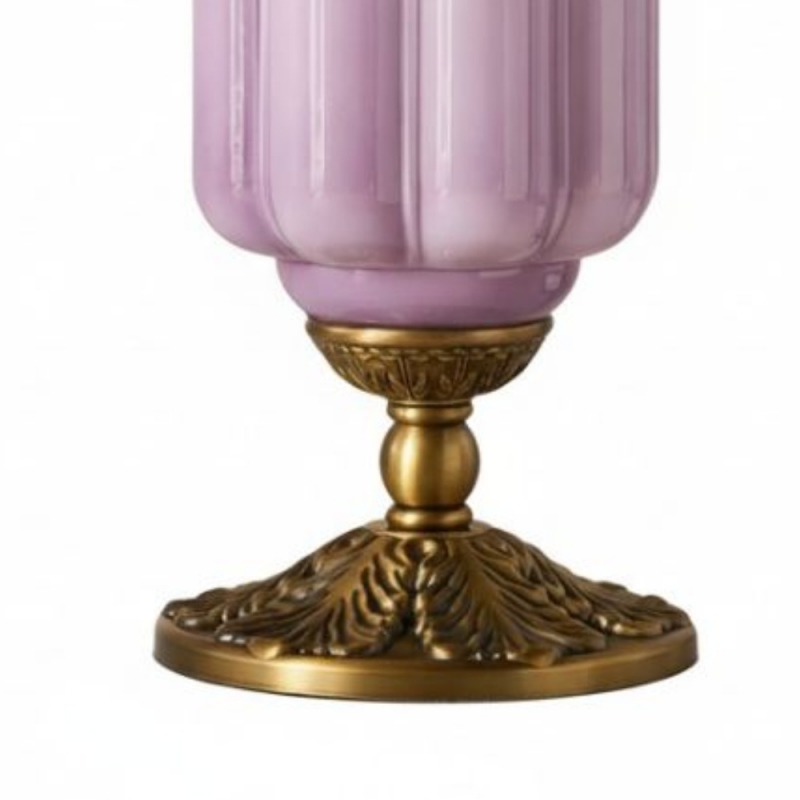 Antiek messing voetdetail van de lamp