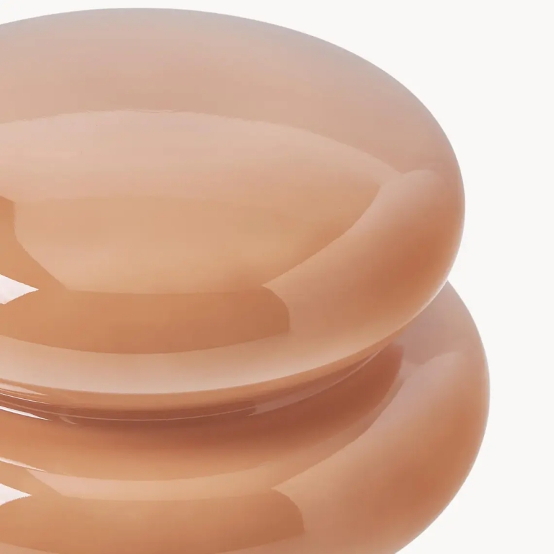 Ontwerpdetail van opaalglas tafellamp