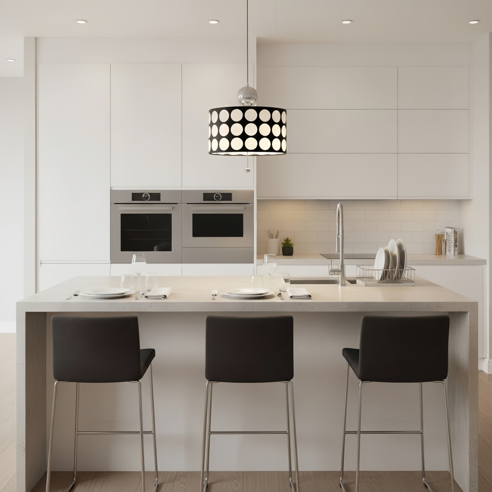 Dotrelia hanglamp boven een modern kookeiland