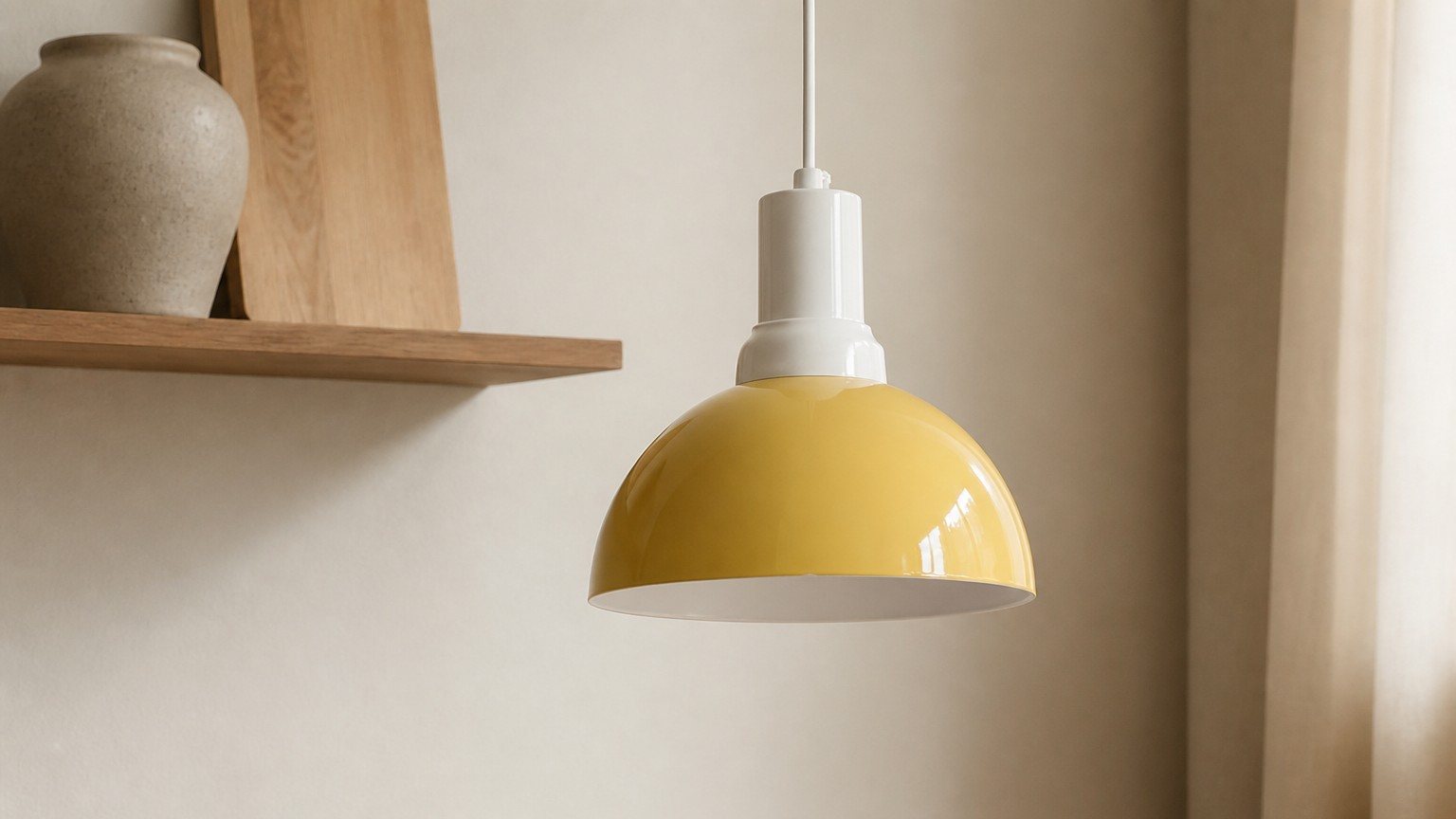 Rummia hanglamp in een rustige woonruimte