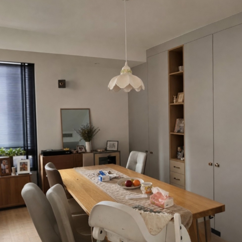 Customer dining area with Cazelle pendant lamp