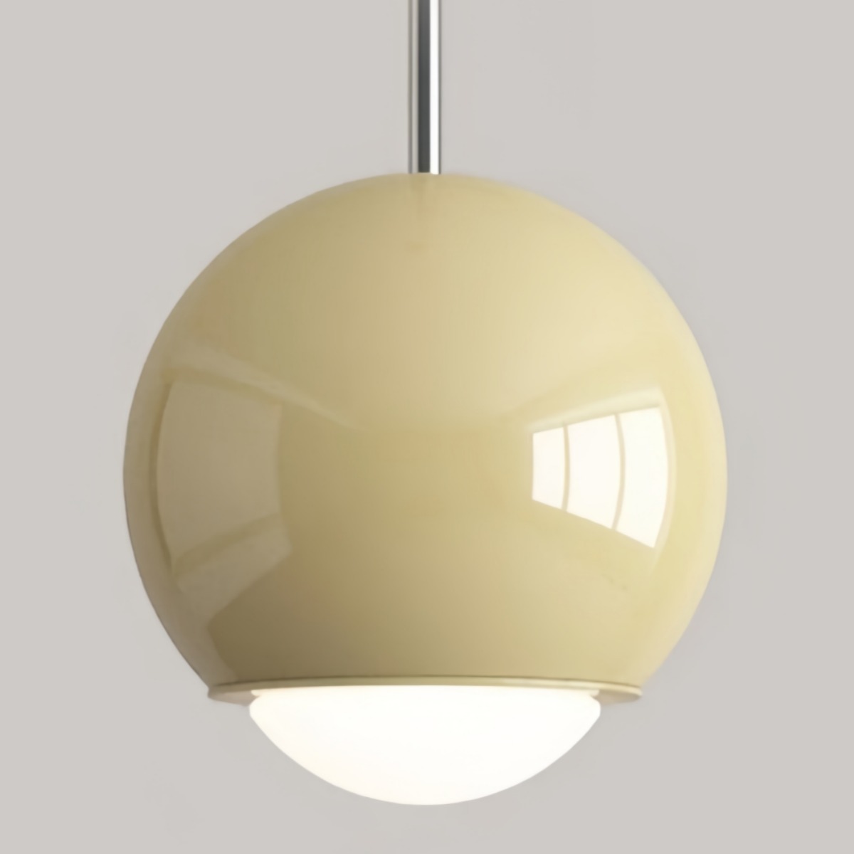 Crèmegele Veridia globe hanglamp detail