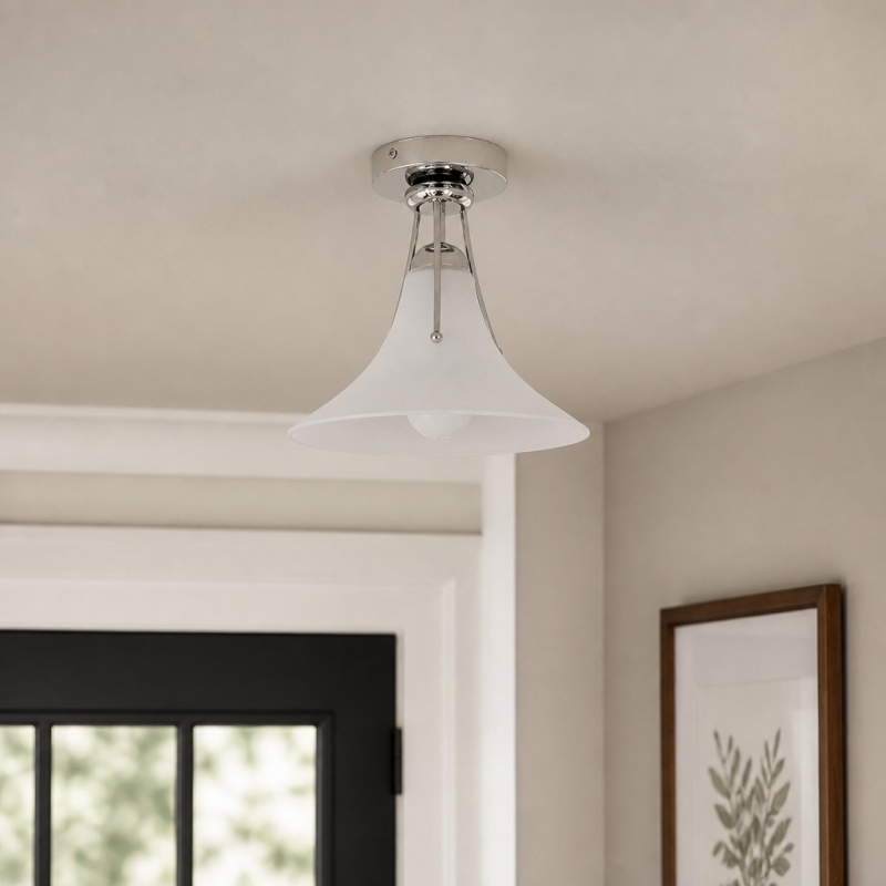 Magnolia plafondlamp bij een deur