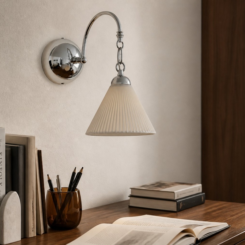 Cazelle wandlamp boven een bureau