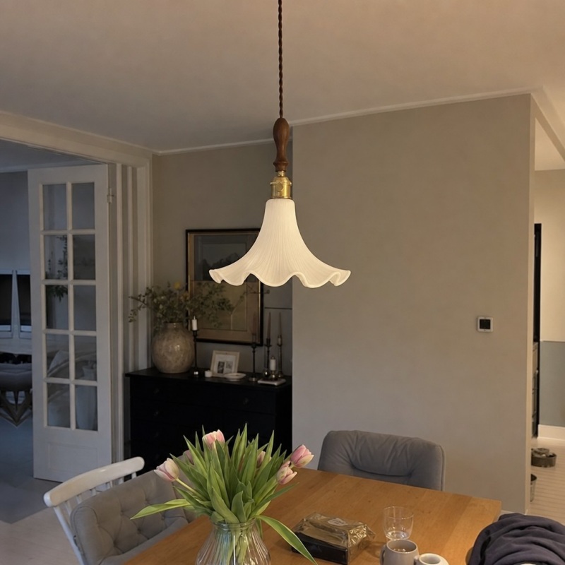 Cazelle hanglamp boven eettafel