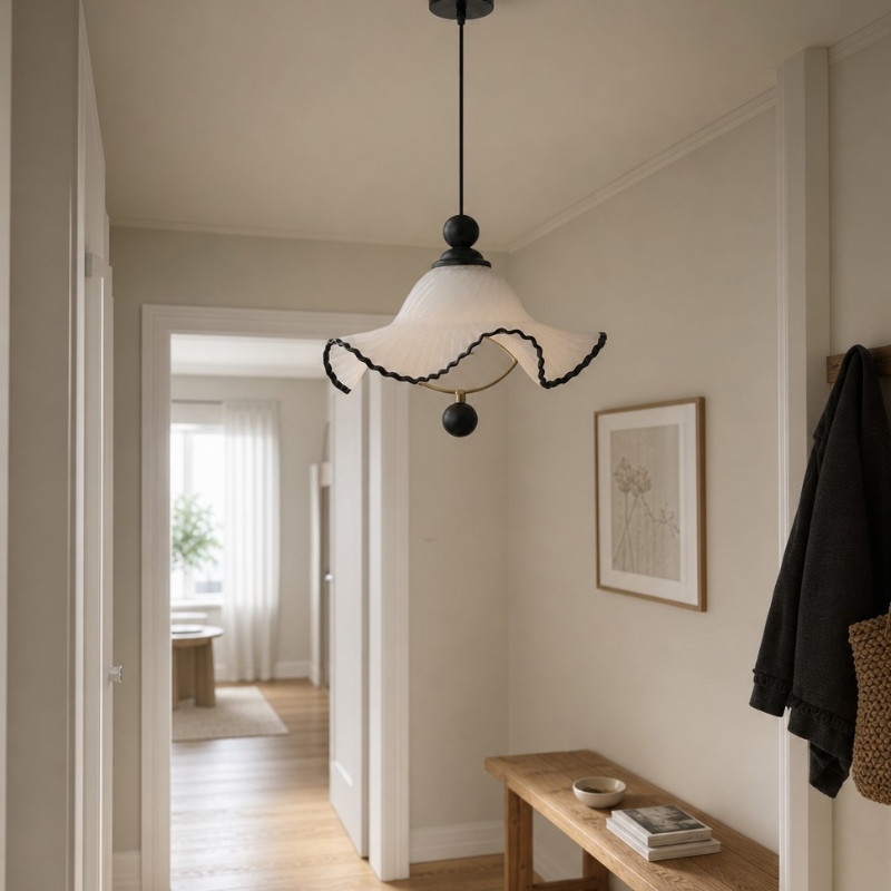 Cazelle hanglamp in een gang