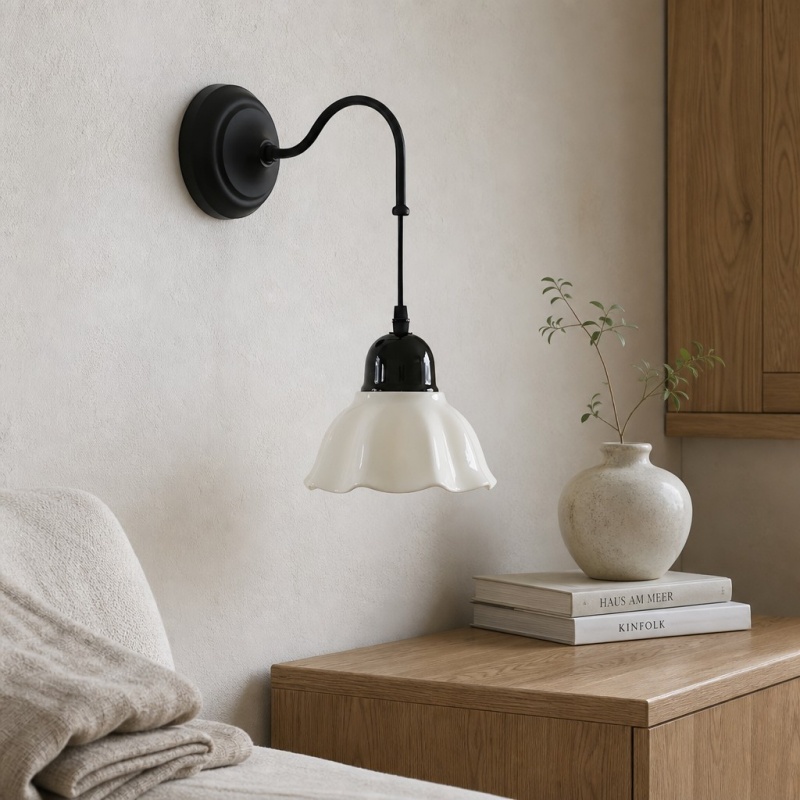 Cazelle wandlamp boven nachtkastje