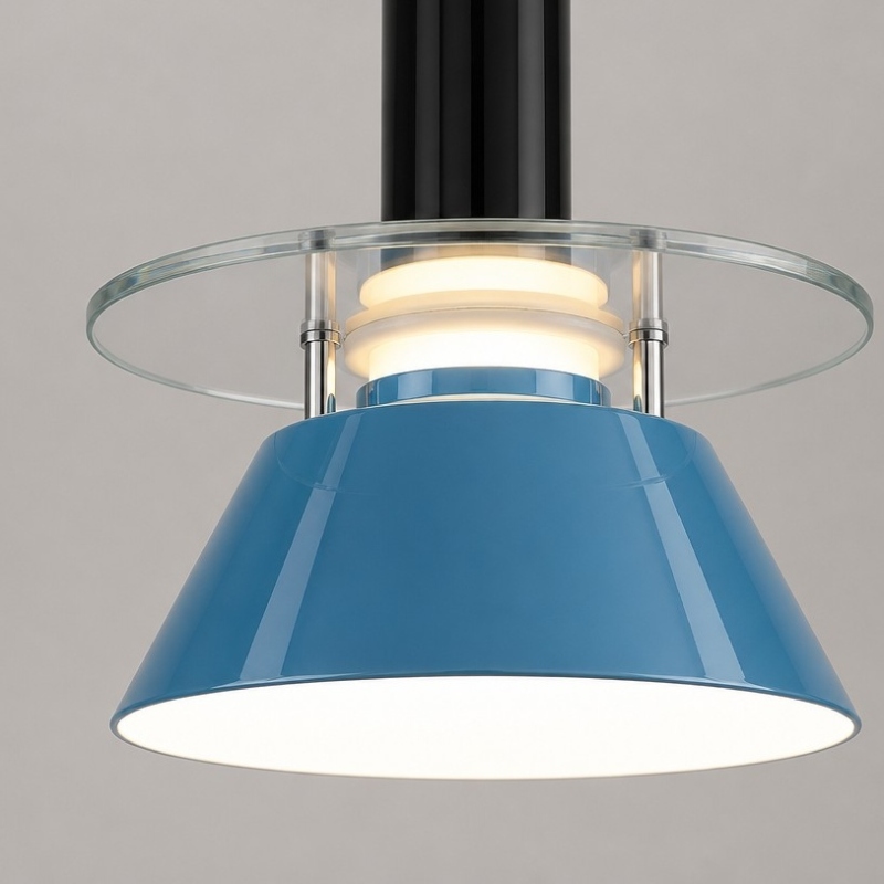 Detail van blauwe Moxellan hanglamp met licht