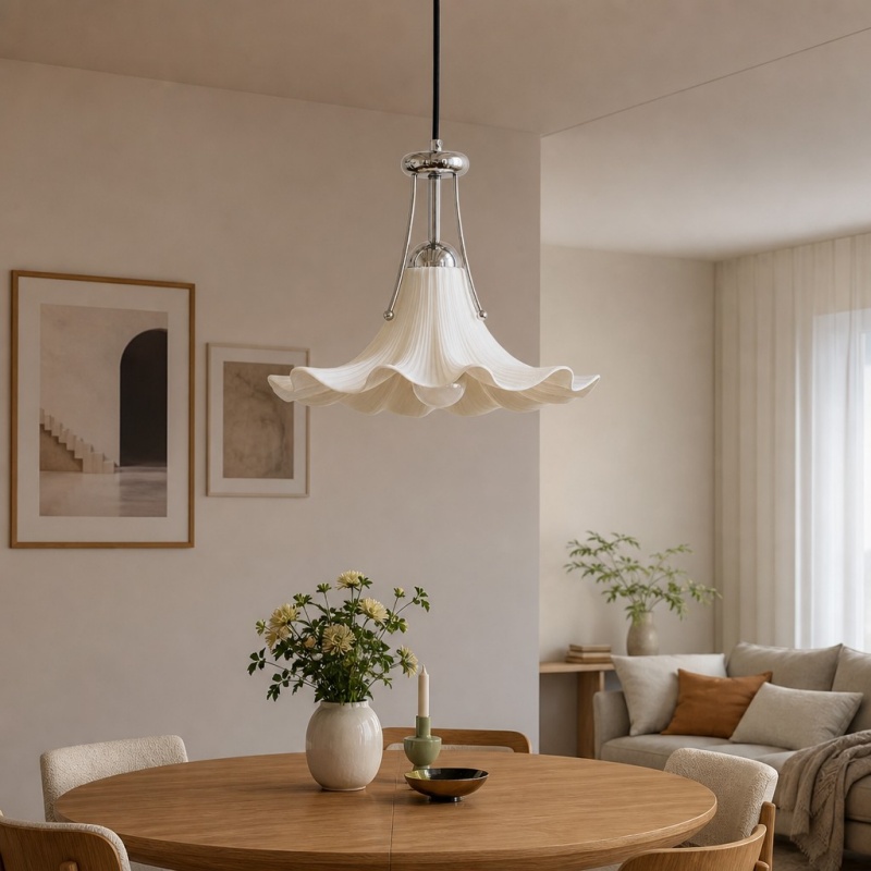 Cazelle hanglamp in lichte woonkamer