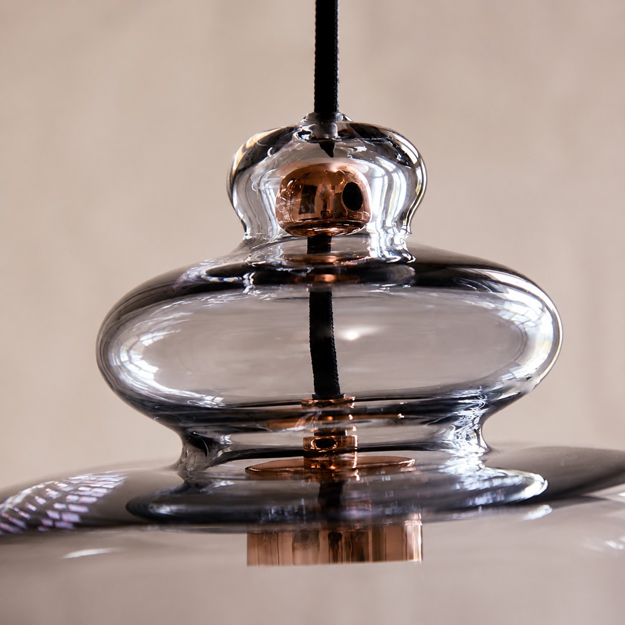 Grace pendant glass body close-up