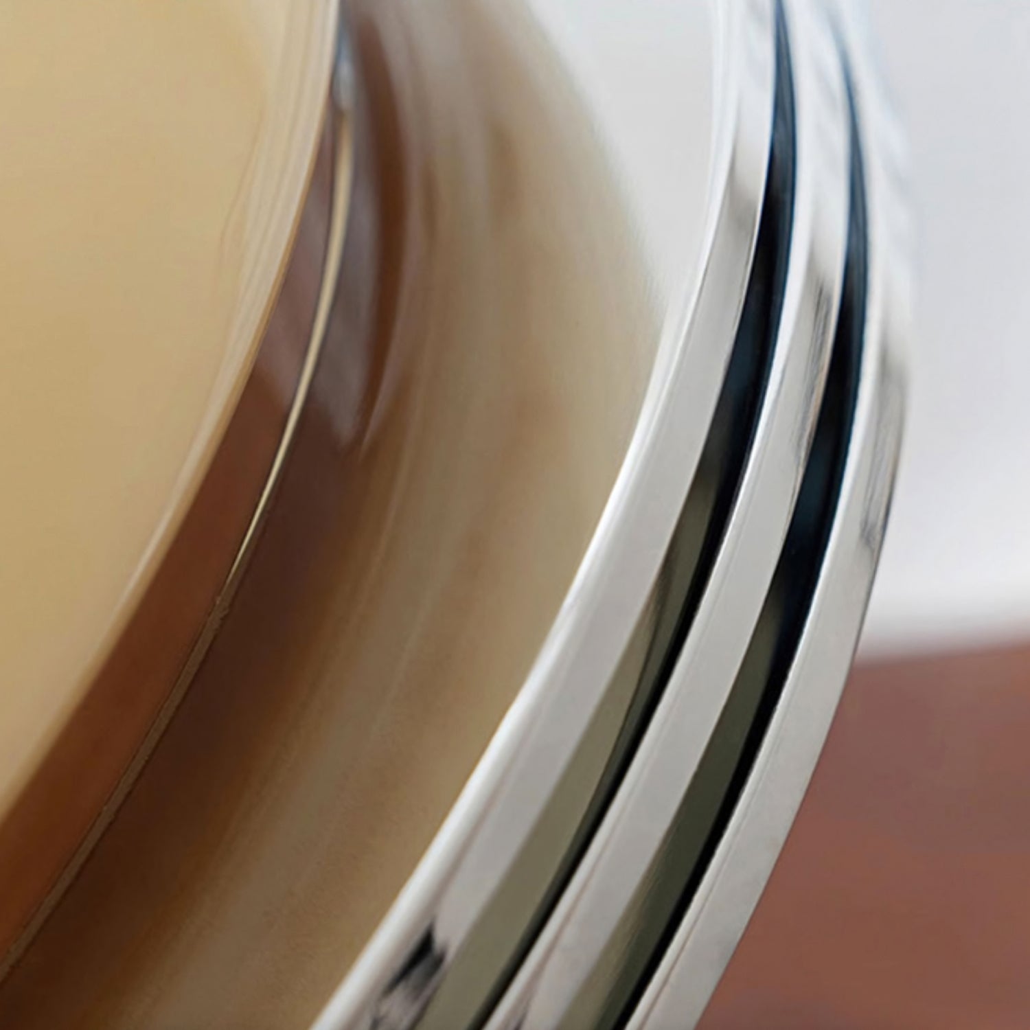 Lenon polished chrome ring close-up