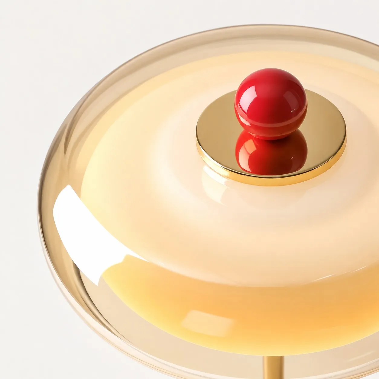 Veloura glowing glass diffuser detail